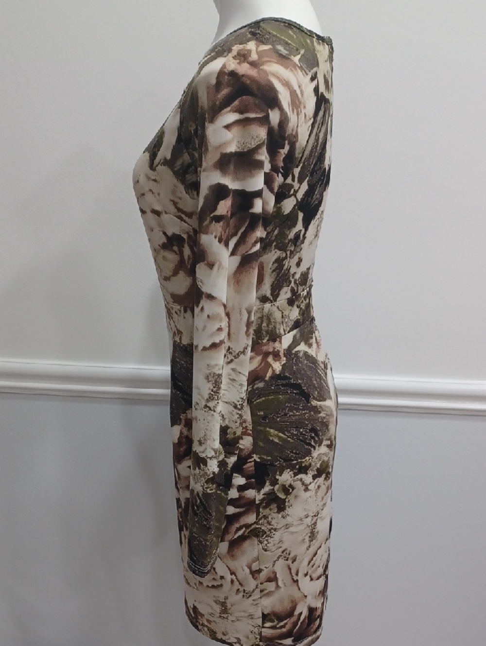 Medium Sheath Dress with lining & keyholes. Long Sleeve dress. Special Occasion - Picture 5 of 16